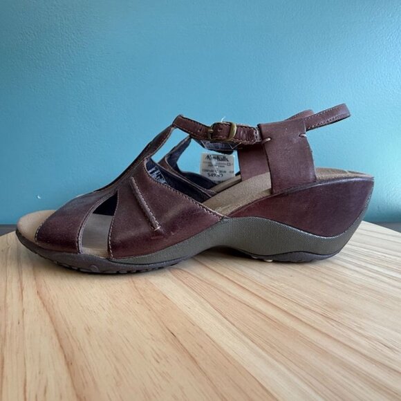 Women’s Merrell Viola Sandal 10 Leather Brown T Strap Vibram Wedge J46258 - Picture 3 of 11